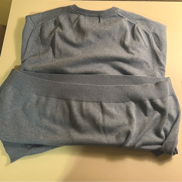 Eddie Bauer Sweater - Picture 2 of 3